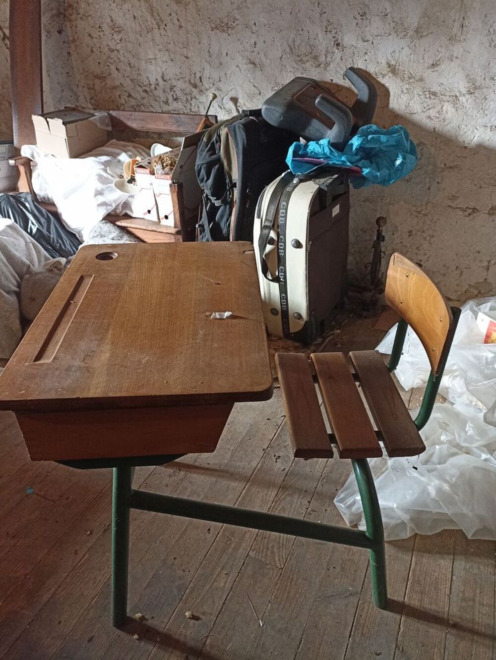 bureau d'&eacute;colier 