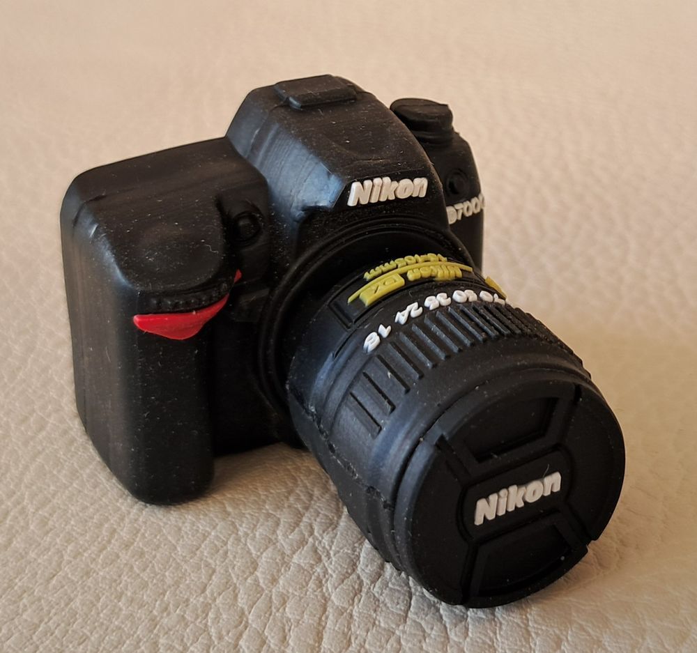 cl&eacute; usb 8 gb reproduction d'un appareil photo nikon D 7000
Matériel informatique