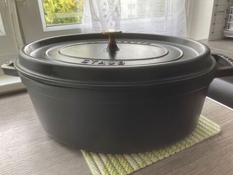 COCOTTE STAUB EN FONTE NOIRE 37 cm
250 La Celle-Saint-Cloud (78)