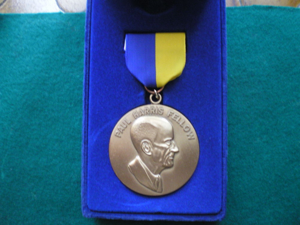 M&eacute;daille de Paul Harris Fellow. Fondation Rotary Club. 