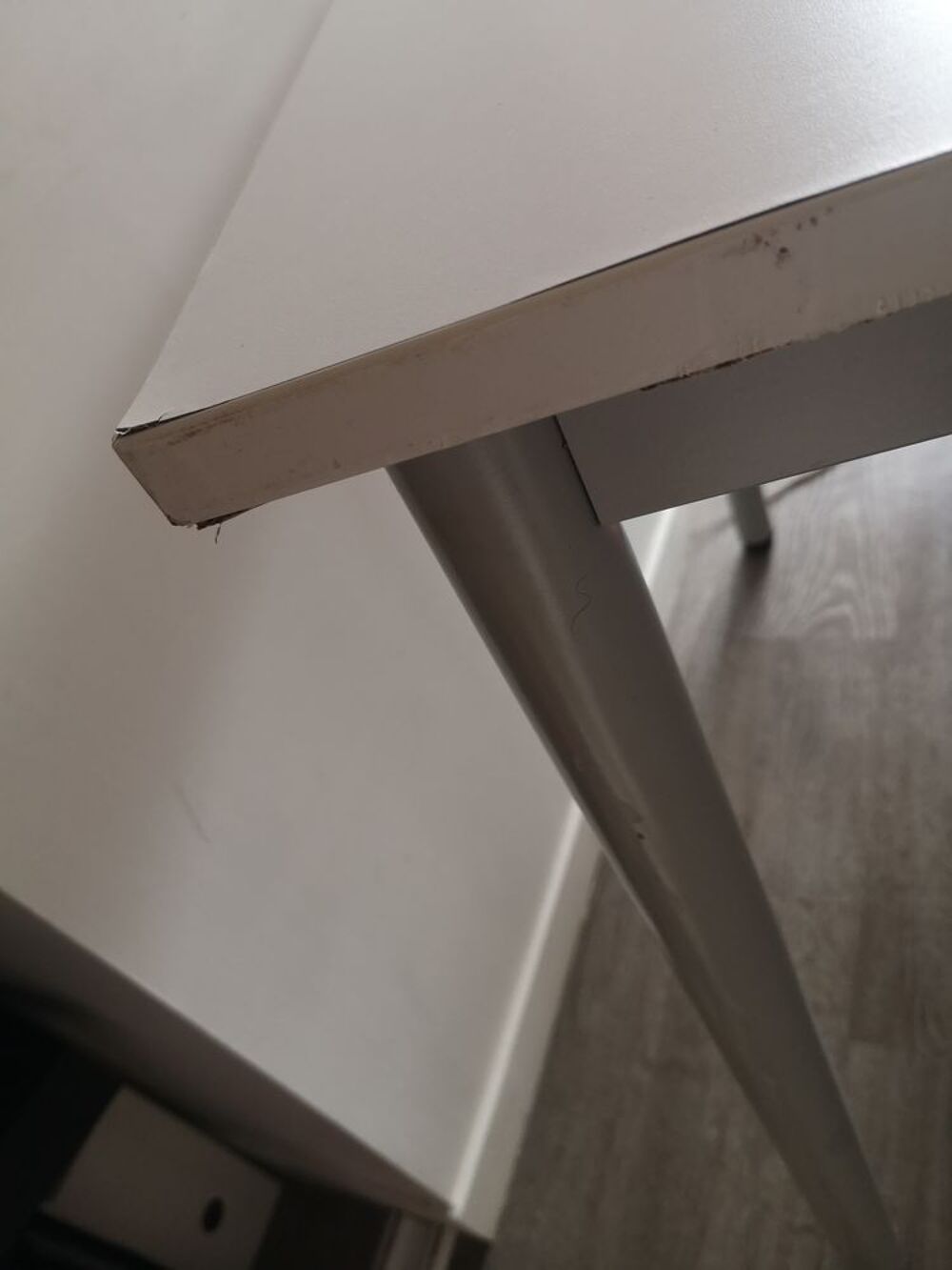 Table de cuisine grise Meubles