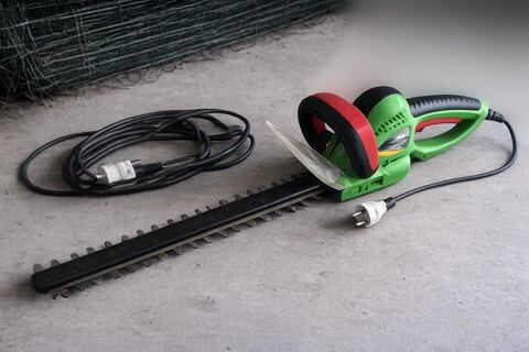 Taille-haie électrique filaire Florabest - longue lame Villy-le-Bouveret (74)