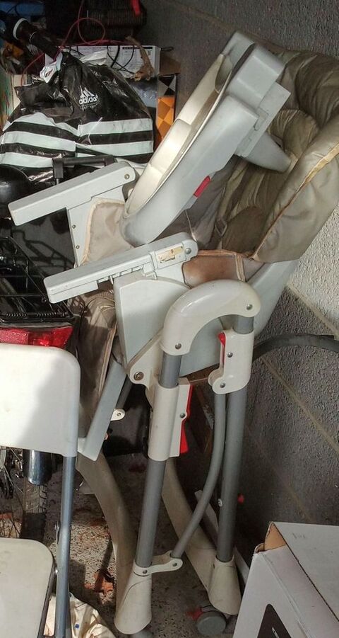 chaise haute  a chercher sur place
Mondial relai 55 Lampertheim (67)
