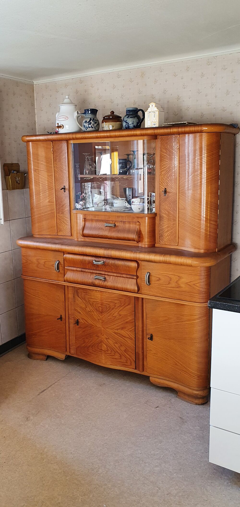 suite d&eacute;c&egrave;s buffet de cuisine vintage Meubles