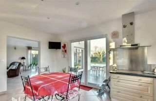  Villa  vendre 6 pices 224 m