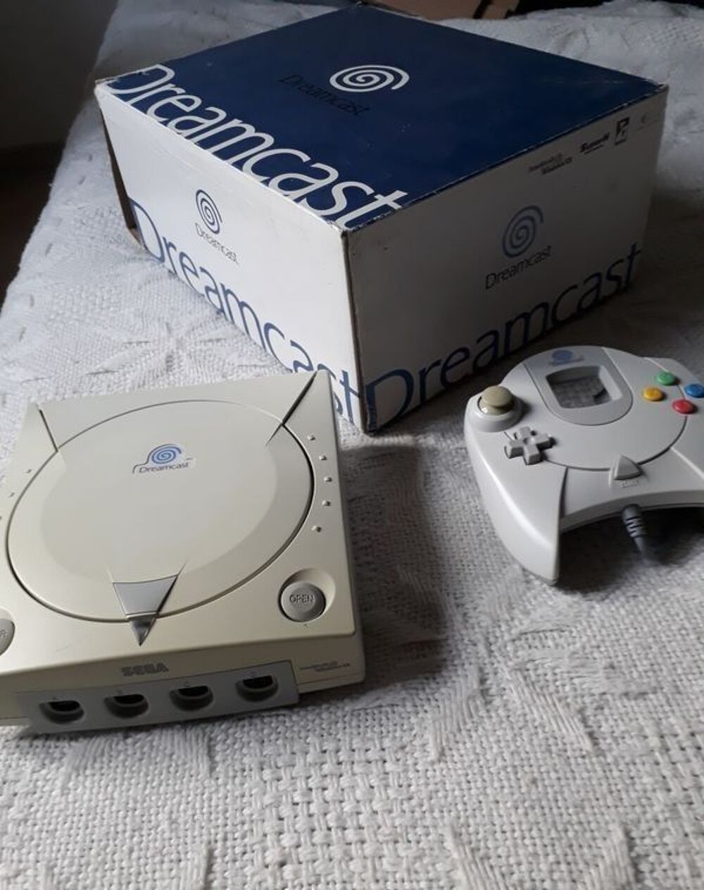 Console Sega Dreamcast en bo&icirc;te Consoles et jeux vidos