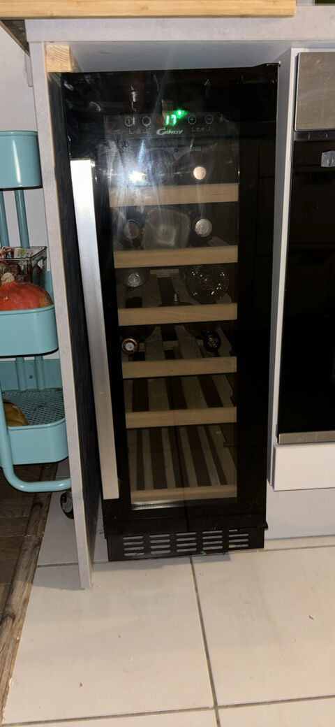 Cave  vin de conservation Candy 280 Bordeaux (33)