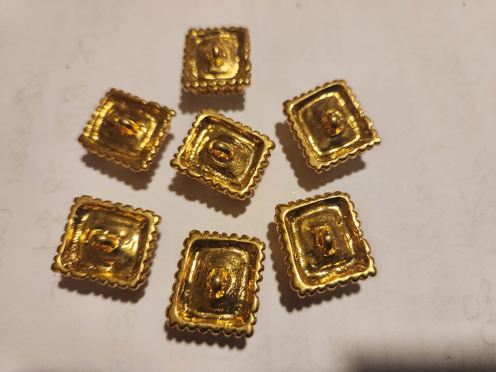 Lot de 7 Boutons rectangle dor&eacute; strass crystal Bijoux et montres