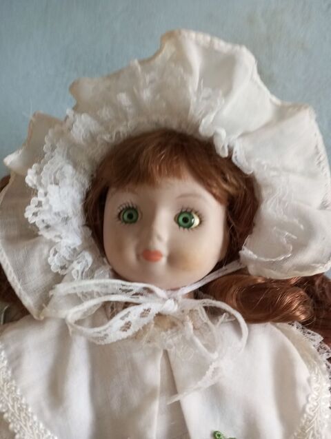 poup�e   mesure  40   cm   prix  18  euros 18 Saint-Sauveur-Lendelin (50)