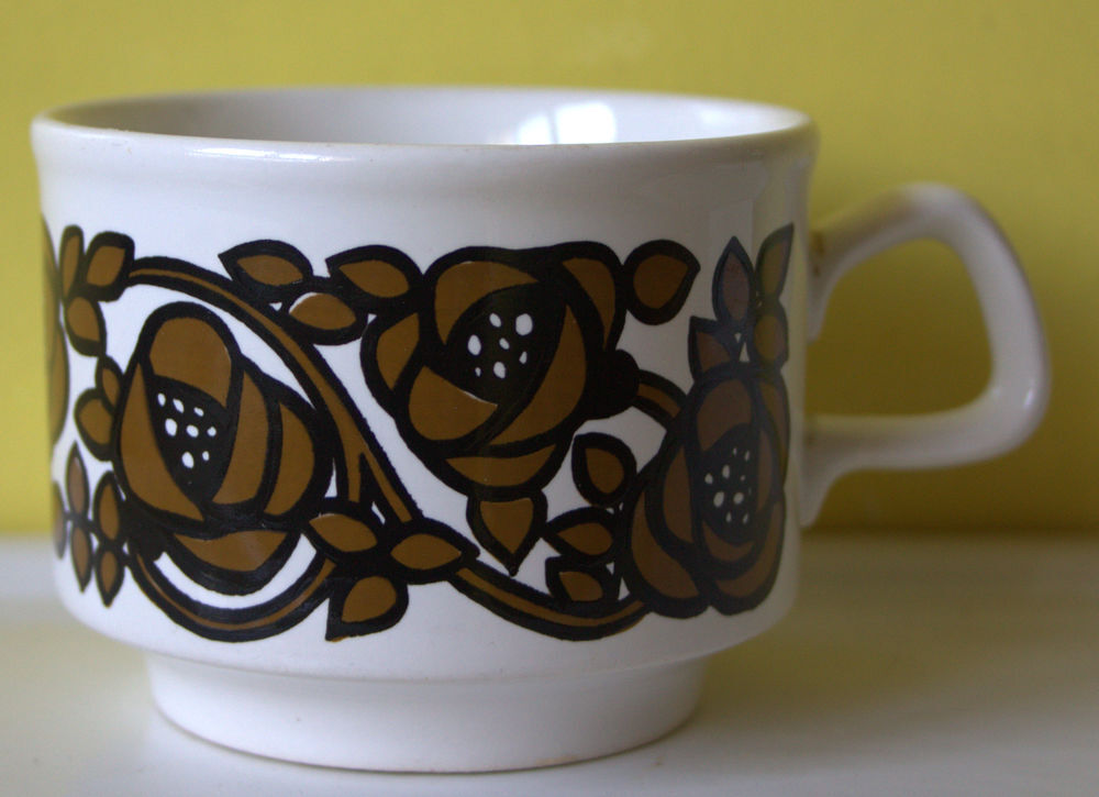 Tasse mug vintage 60 - 70 STAFFORDSHIRE POTTERIES ENGLAND Cuisine
