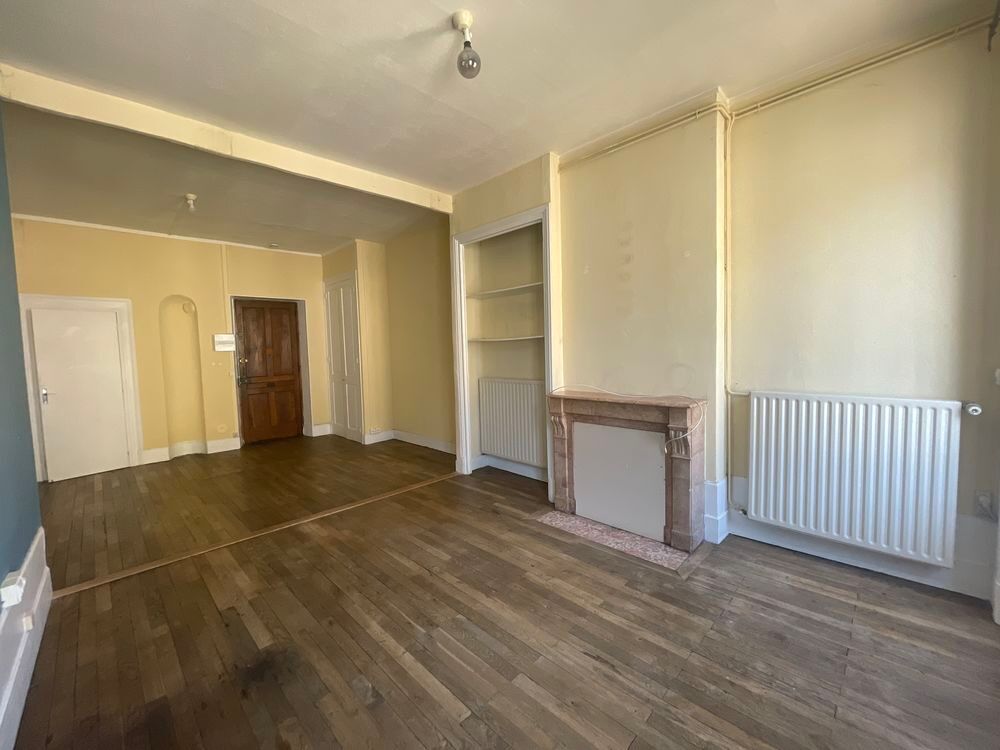 Location Appartement T2 � louer sur RIVES Rives