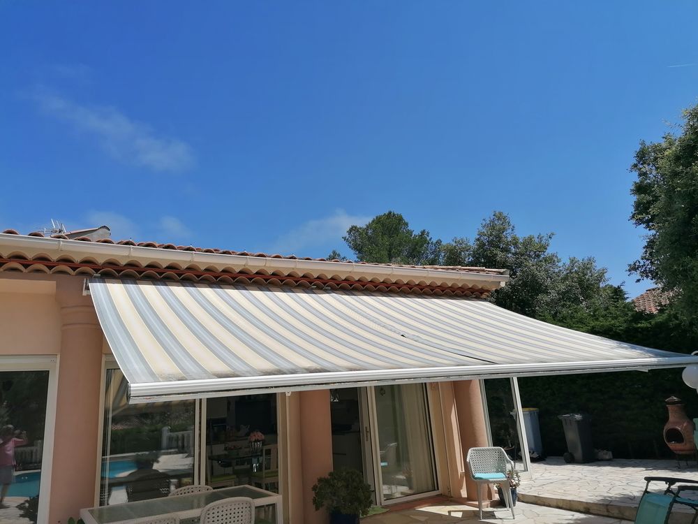AUVENT LONG 5.5 METRE PAR 3 METRE A COMMANDE ELECT Bricolage