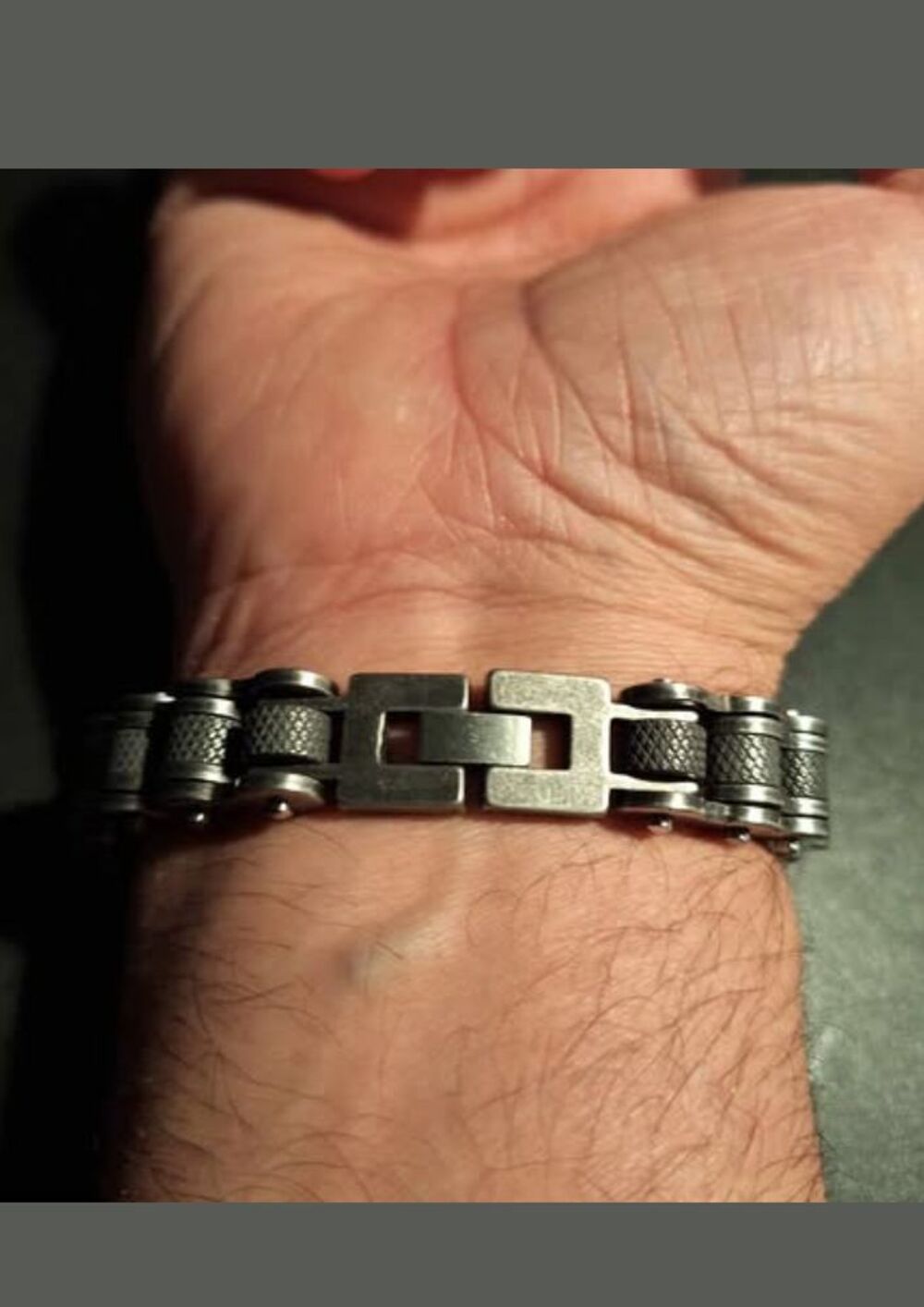 Bracelet Cha&icirc;ne de Moto Acier d'Inspiration Vintage Bijoux et montres