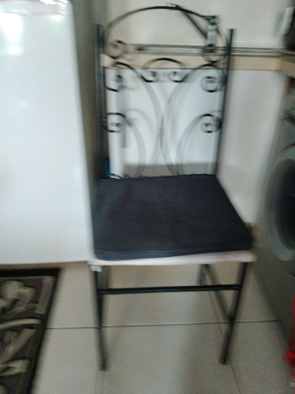 deux chaises en fer forg&eacute; Meubles