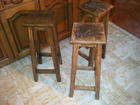 tabouret mange debout  bois massif (chêne ) 85 Gonneville-sur-Mer (14)