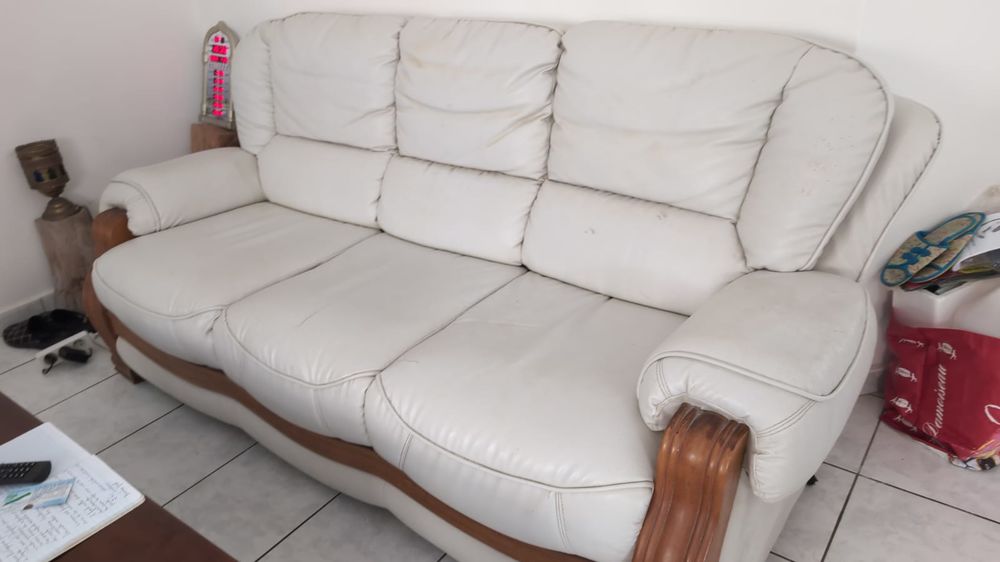 1 canap&eacute; et 2 fauteuils Meubles