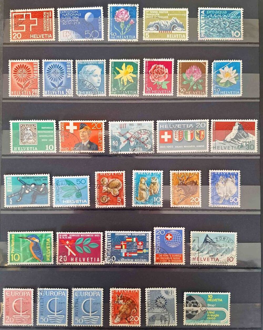 S&eacute;rie de timbres de collection de Suisse 