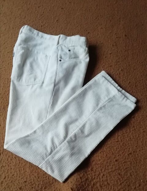 Pantalon velours blanc grosses c�tes Levi's 2.5 Allogny (18)