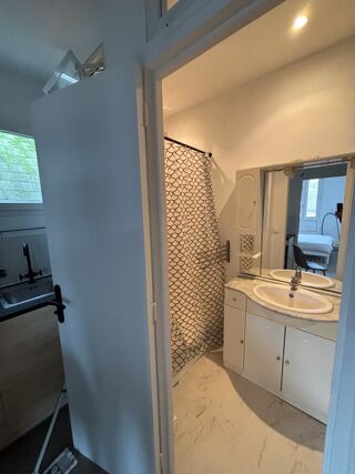  Appartement à louer 2 pièces 37 m²