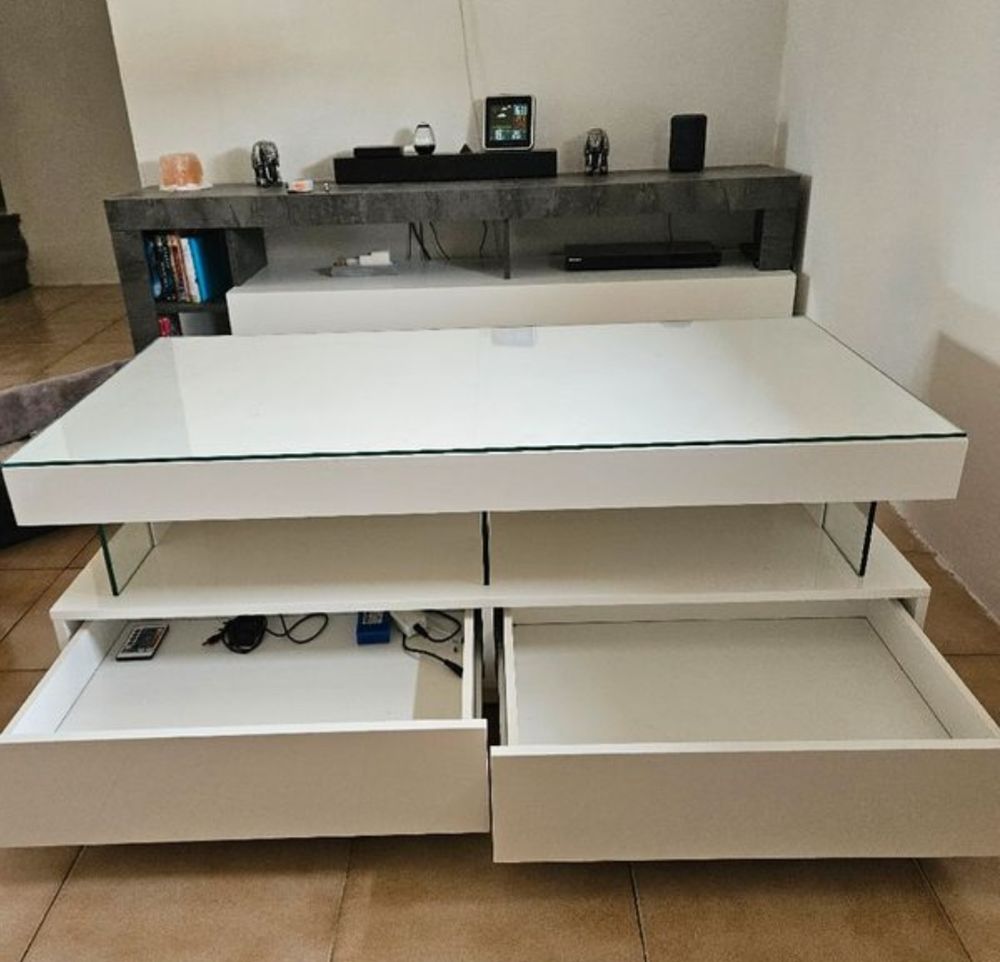 table basse laqu&eacute;e blanche Meubles