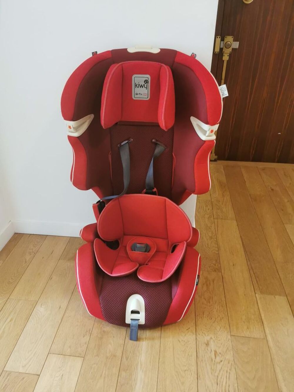 si&egrave;ge auto attache isofix tr&egrave;s bon &eacute;tat Puériculture