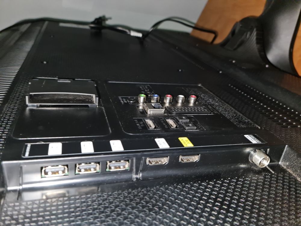 T&eacute;l&eacute;viseur Samsung Wi-Fi en bon &eacute;tat Photos/Video/TV