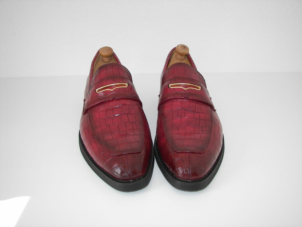 Tr&egrave;s belle paire de chaussures italienne BCBG Chaussures