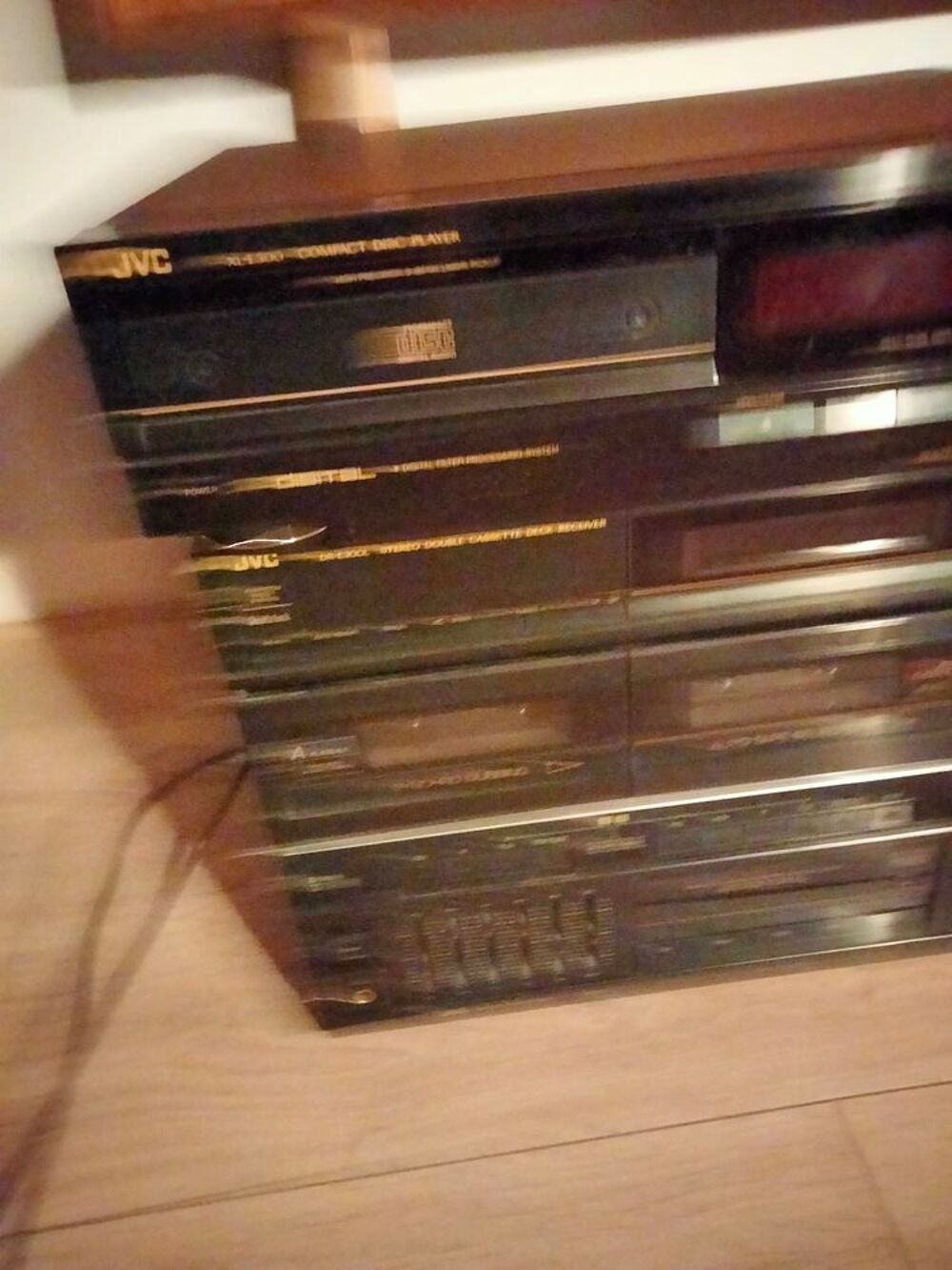 Lot Hifi Jvc, ampli, enceintes, lecteur DVD.
Faire offre Audio et hifi