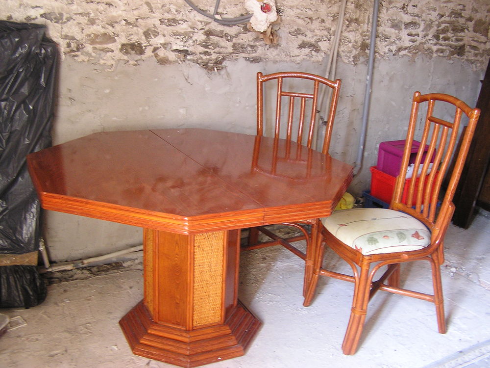 SALLE A MANGER ROTIN + 4 CHAISES Meubles