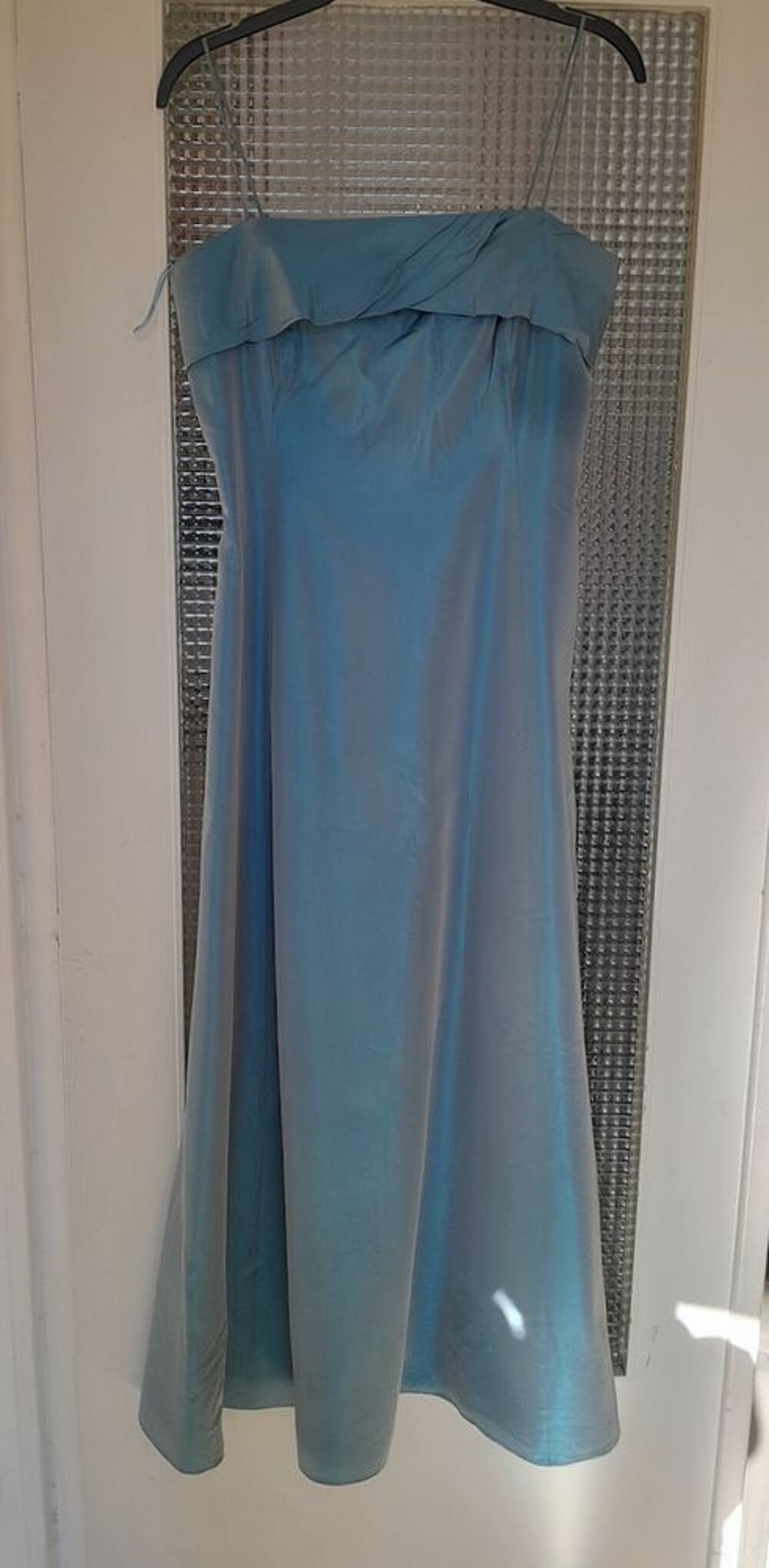 Robe ac&eacute;tate bleu ciel Vêtements