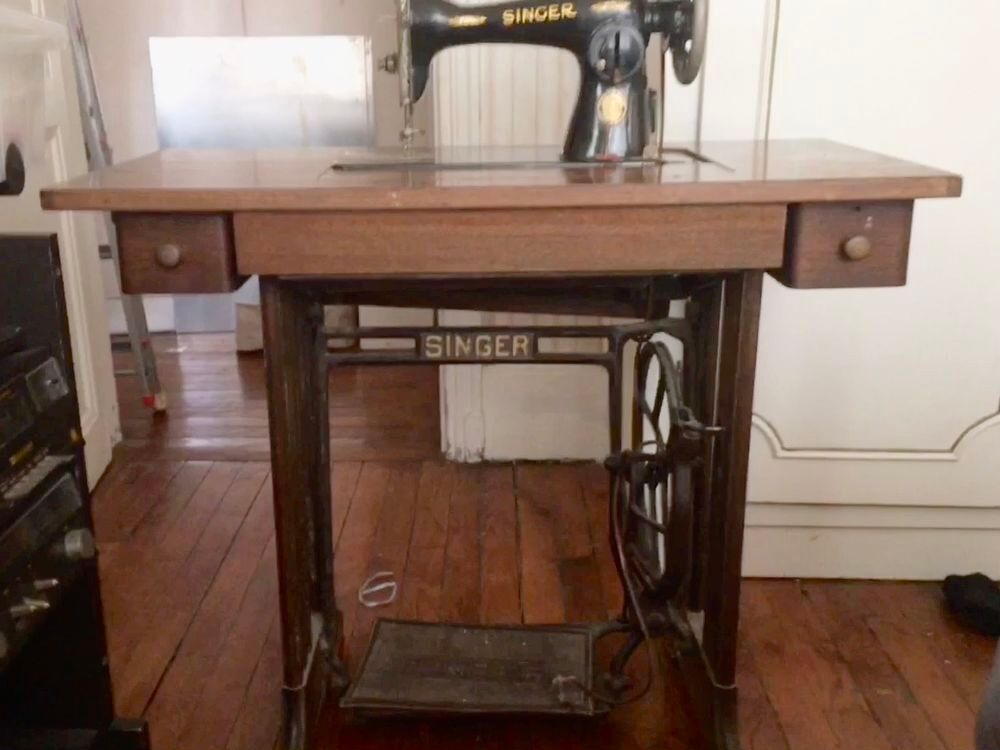Machine &agrave; coudre Singer Meubles