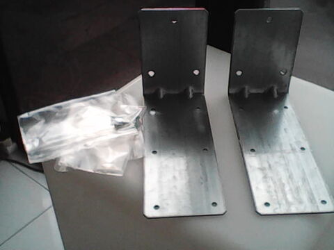 2 Consoles-Equerres  neuves 8 Vallauris (06)