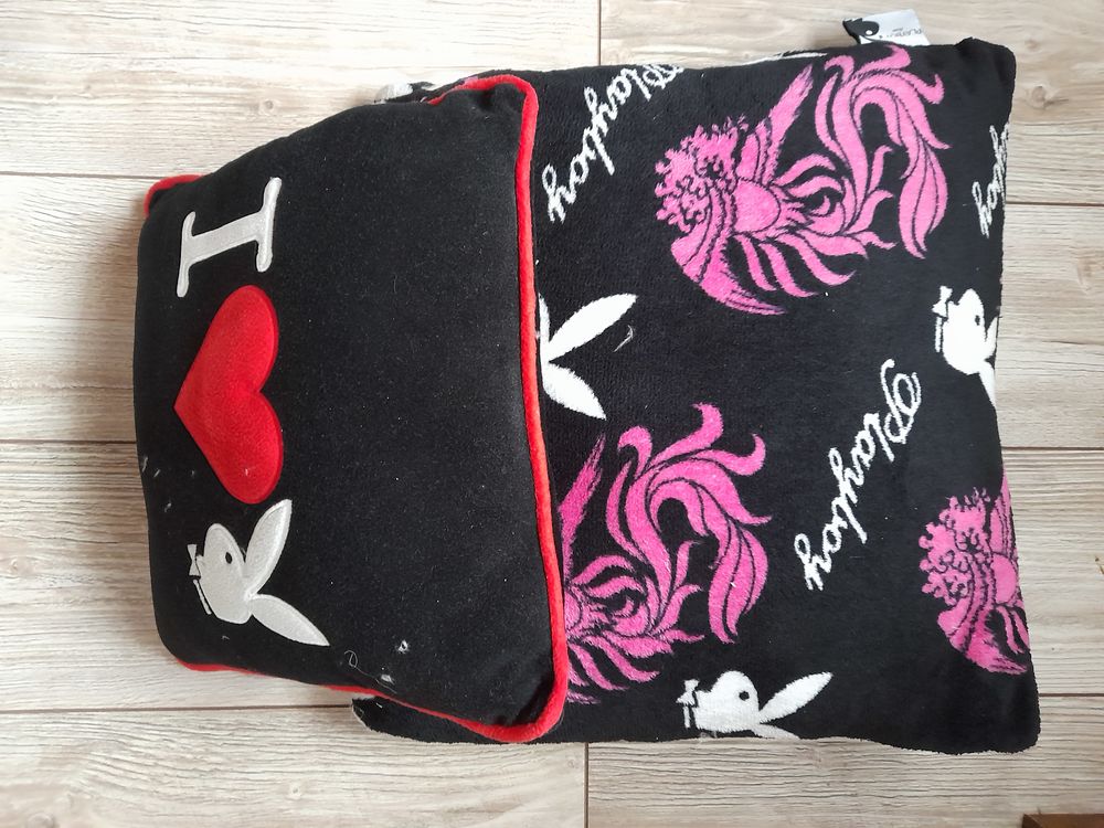 coussins licence play boy D�coration