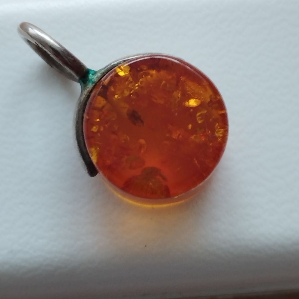 Pendentif en ambre Bijoux et montres