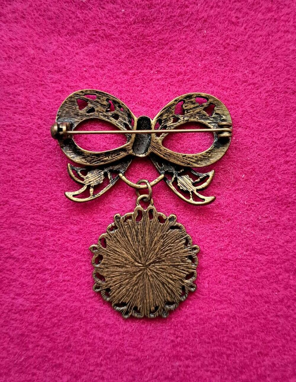 Broche fantaisie Bijoux et montres