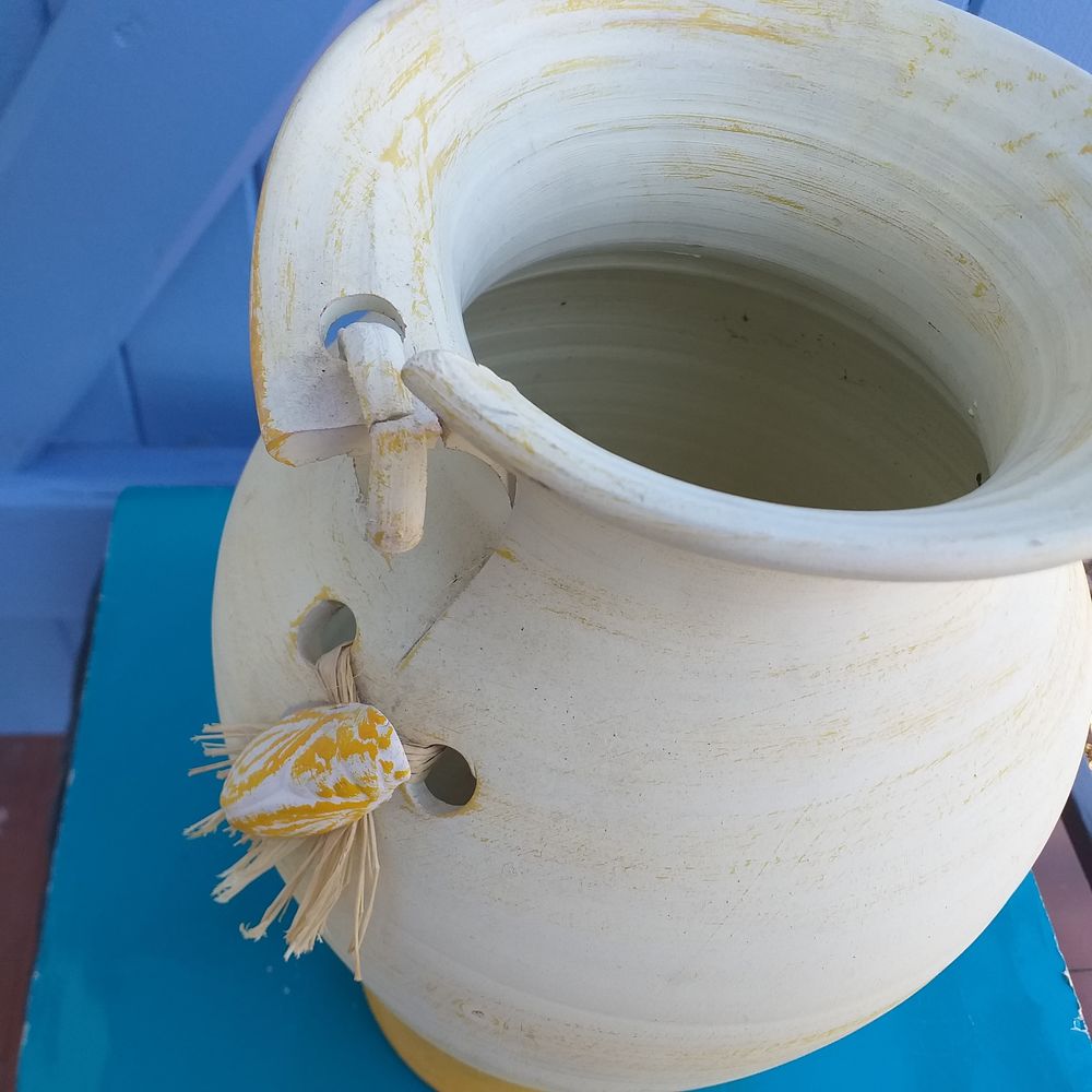 Grand Vase / poterie / jarre / jaune bicolor / d&eacute;cor d'un grillon Hauteur 32 cm Jardin
