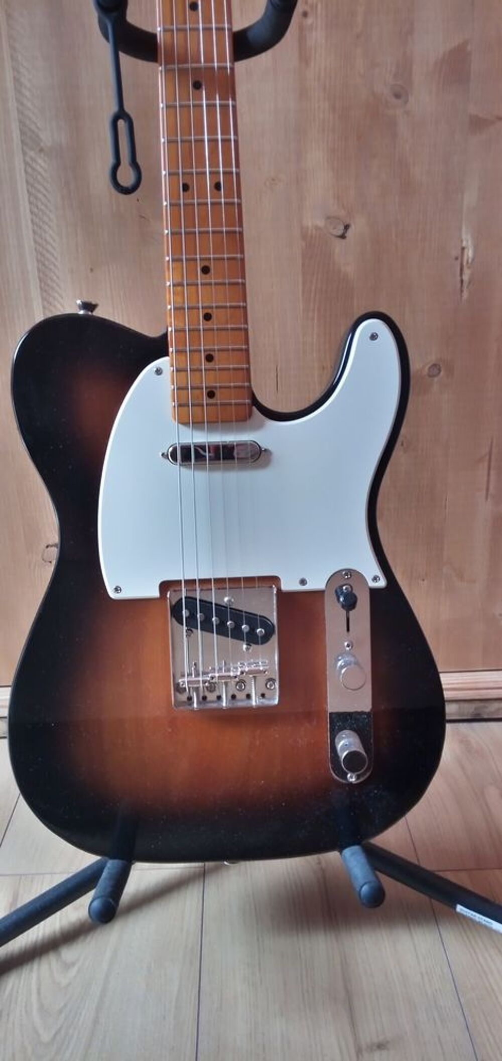 TELACASTER VIBE 50 Squier Instruments de musique