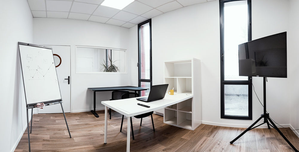 Location Atelier Bureaux meublés 25 m² - toutes charges incluses LA ROCHE La roche-sur-yon