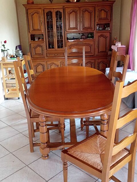living , table et six chaises 600 Rumilly (74)