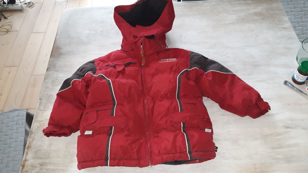 BLOUSON ENFANT TAILLE 4 ANS Vtements