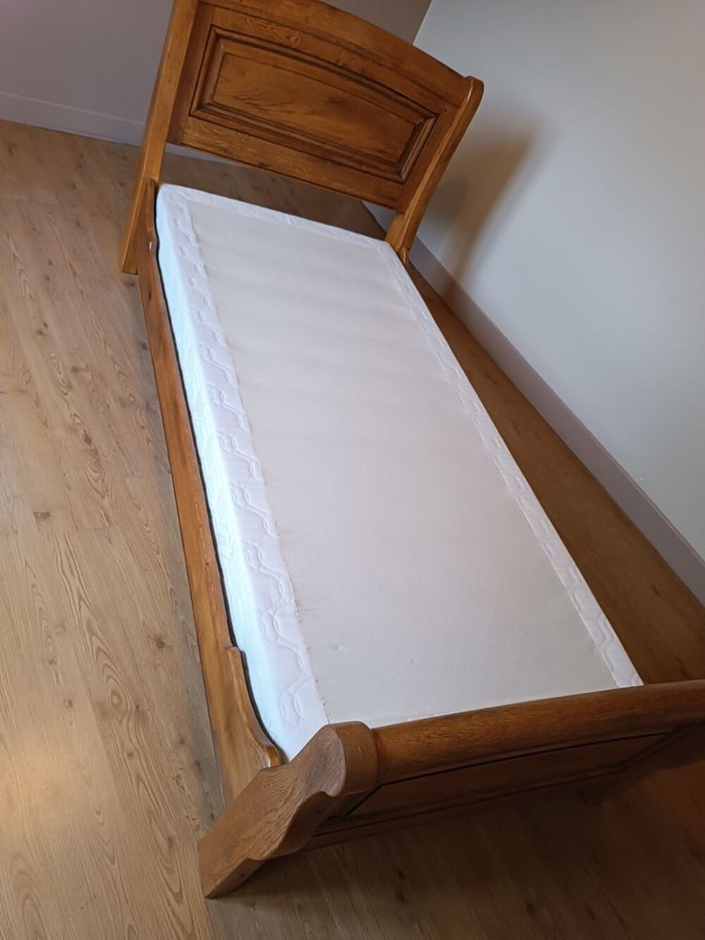 LIT EN BOIS MASSIF 1 PLACE COMPLET SOMIER ET MATELAS Meubles