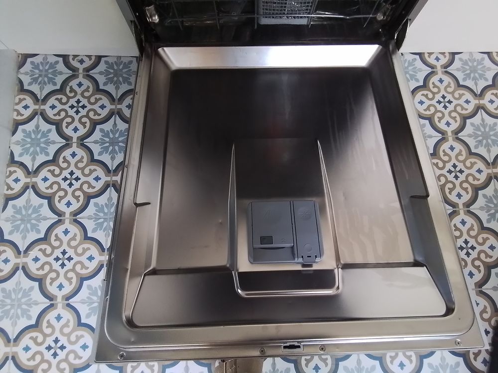 Lave vaisselle sharp Electroménager