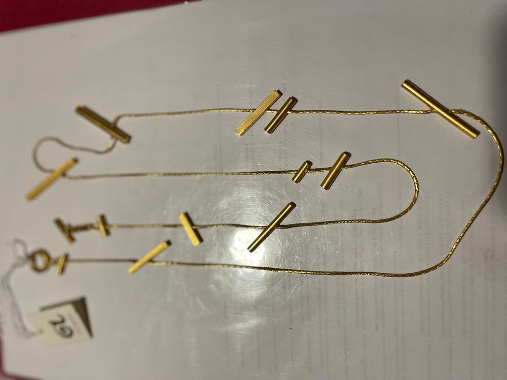 Sautoir dor&eacute; bat&ocirc;nnets incrust&eacute;s sur chaine ANTIGONA Bijoux et montres