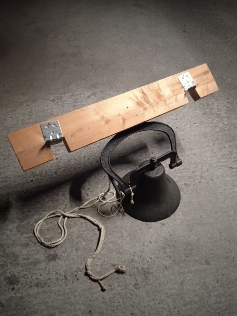 Rare : grosse Cloche ancienne en fonte 