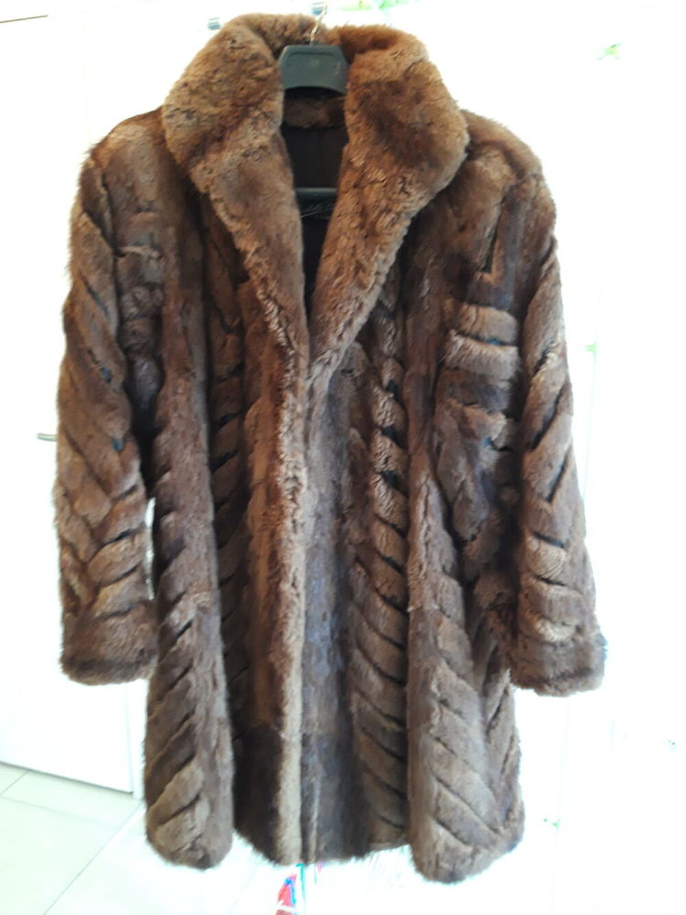 Manteau 3/4 de Fourrure V&eacute;ritable en Ondatra Vêtements