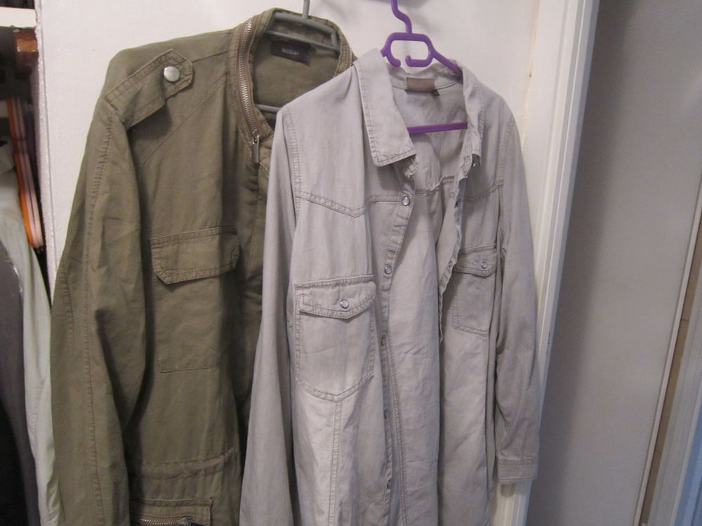 Un lot d'une blouson et d'une chemise Vêtements