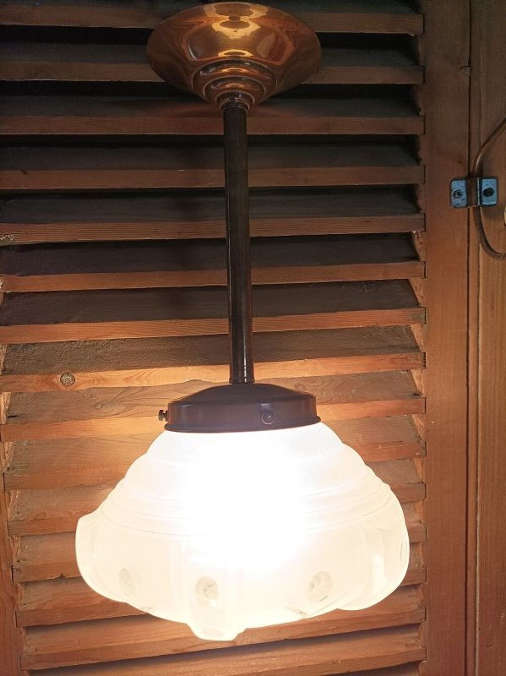 Lustre suspension support cuivre globe art d&eacute;co verre d&eacute;poli Décoration