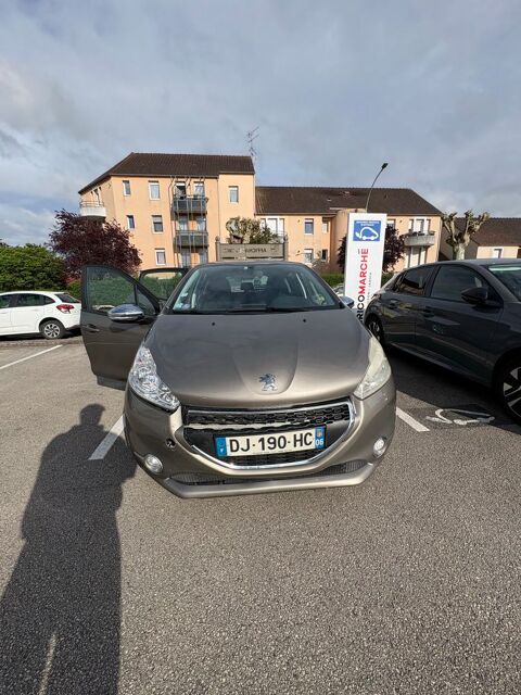 Peugeot 208 1.2 VTi 82ch BVM5 Style 2014 occasion Saint-Mard 17700