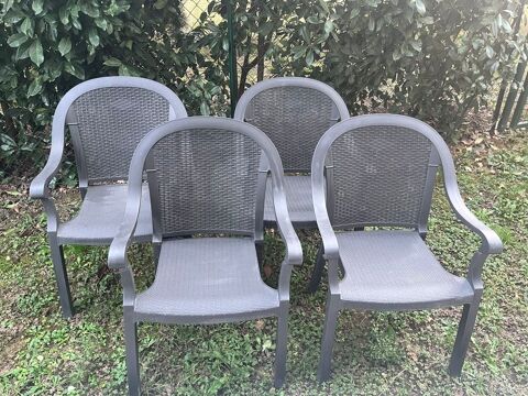 Lot de 4 chaises de jardin Francheville (69)