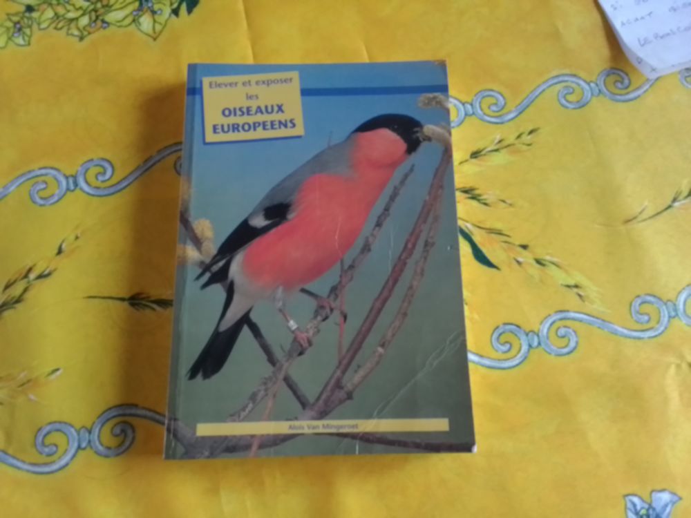   2 livres.  Neuf sur mutation oiseaux européen  